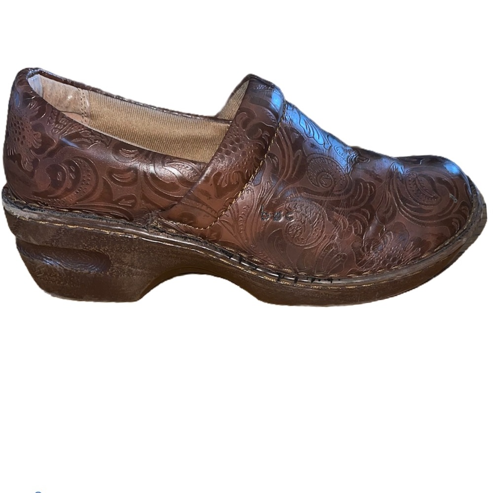 BOC Peggy Shoes Tooled Embossed coffee Brown Patent clog sz 7